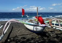 Perahu Jukung - Cerminan Hubungan Erat antara Laut dan Kebudayaan Spiritual