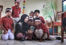 Sekolah Libatkan Orang Tua Atur Penggunaan Gawai Siswa