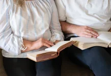 5 Rekomendasi Buku Parenting untuk Para Calon Orang Tua