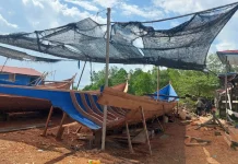 Harga Rumput Laut Naik, Pengrajin Perahu Kebanjiran Pesanan