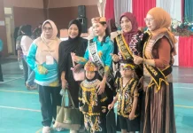 Adu Gaya Busana Adat Nusantara, Anak PAUD dan TK Unjuk Kebolehan Fashion Show