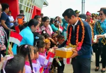 Masyarakat Krayan Sambut Bupati untuk Peringati HUT ke-81 RI
