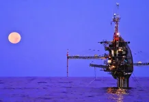 Mengenal RP FLIP: Mahakarya Perkapalan yang Mampu Berdiri Vertikal di Laut Lepas