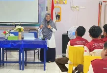 Arpiah Bekali Calon Pemimpin Muda SMPIT Ibnu Sina dengan Public Speaking