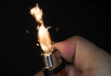 Fakta Sejarah: Korek Api Gas Lahir Lebih Dulu Ketimbang Korek Batang Kayu
