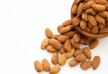 Almond Bukan Kacang: Menguak Identitas Asli Buah Batu Bersaudara Persik