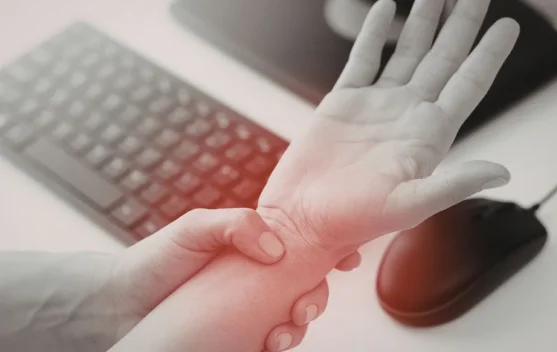 Kenali Gejala Nyeri Pergelangan Tangan