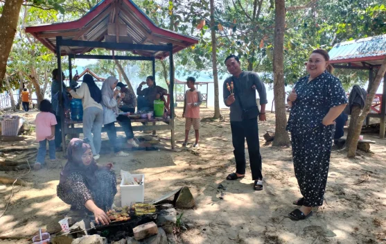 Pantai Ecing Kebebasan Pengunjung Memasak di Lokasi Wisata