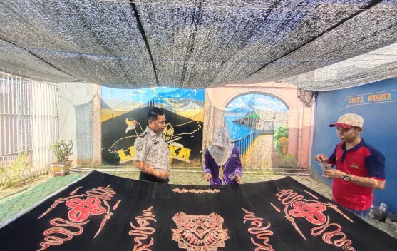 Membasuh Noda di Balik Jeruji