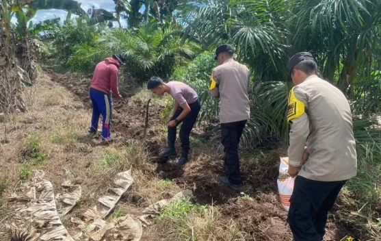 Polri dan Petani Sebuku Bersatu Wujudkan Swasembada Pangan