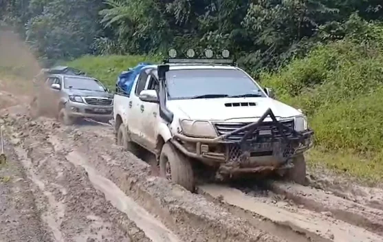 Warga Perbatasan Krayan Menanti Perbaikan Jalan