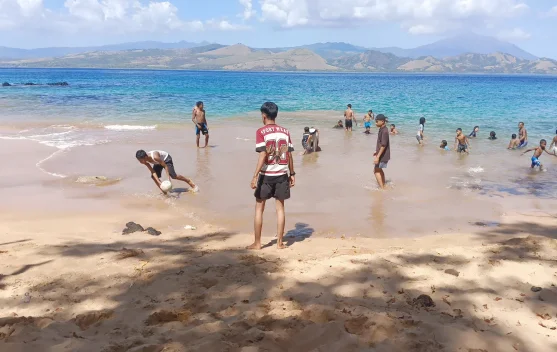 Haikal Akbar Terpesona Keindahan Pantai Nobo Wera Mea Adonara