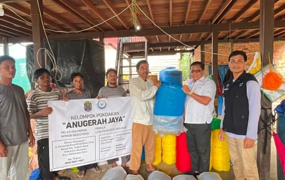 DPRD Kaltara Serahkan Bantuan Sarana Budidaya Rumput Laut Pokdakan Anugerah Jaya