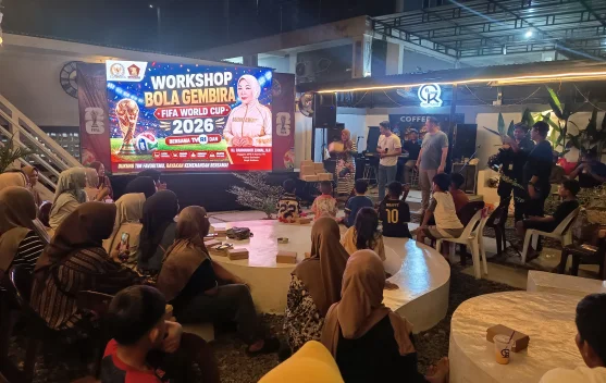 Pererat Silahturahmi, Komisi VII DPR RI Gelar Nobar Piala Dunia di Kampung Mamolo