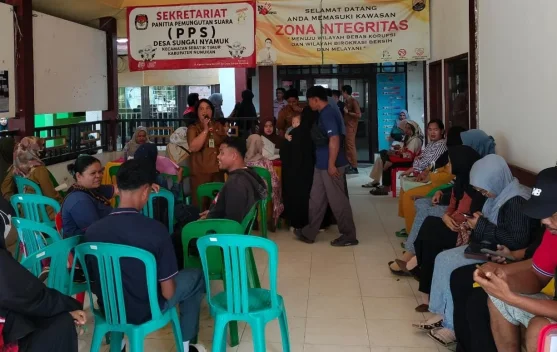 Disdukcapil Nunukan Jemput Bola di Sungai Nyamuk Diserbu Warga