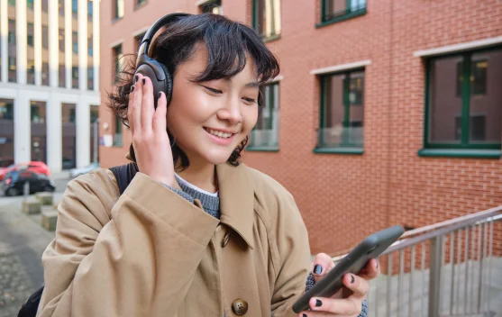Mendengarkan Musik Bantu Jaga Kesehatan Mental dan Emosi Positif