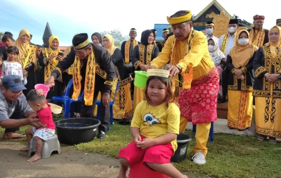 Suku Tidung Lestarikan Ritual Bejiu Sapor Tolak Bala