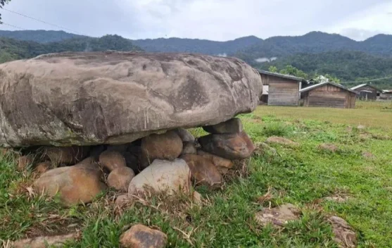 Batu Perupun: Pesan Tua Dari Tanah Krayan