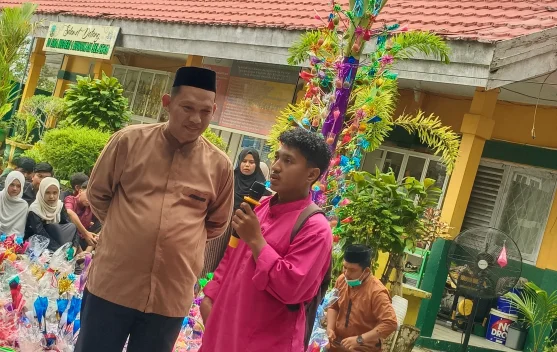 Ustaz Irfan Ajak Siswa Teladani Sifat Rasulullah