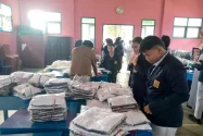 Ratusan Siswa-Siswi SMP Negeri 1 Nunukan Mendapatkan Baju Seragam Sekolah