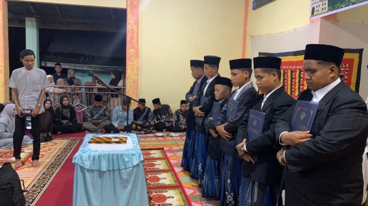 6 Santri Madinatul Ilmi Nurul Ikhlas Resmi Menerima Ijazah