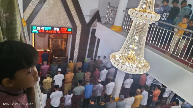 Ramadan Tiba, Jamaah Padati Masjid Baitul Makwa Pampangan