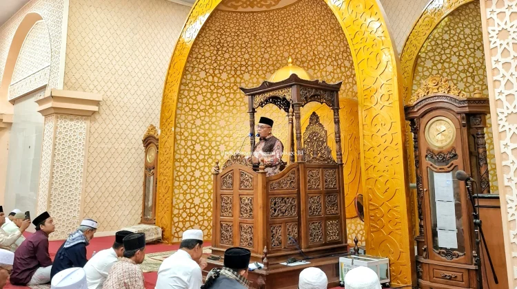 Bupati Pasbar Ajak Masyarakat Perkuat Ibadah dan Kebersamaan