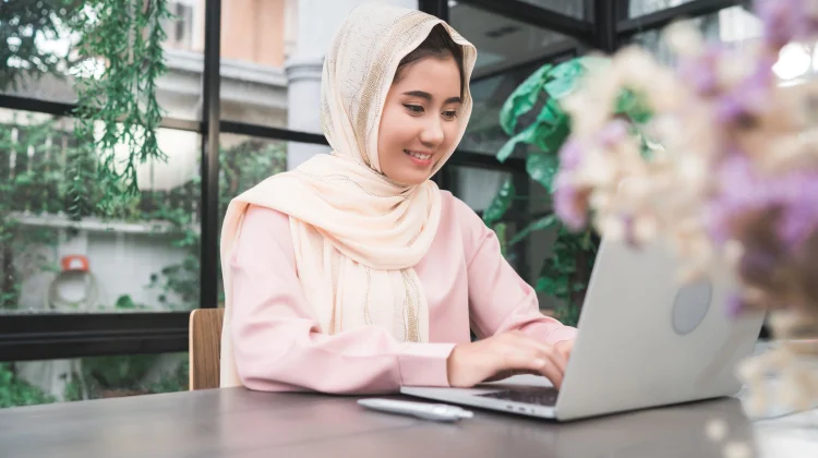 Ibadah Puasa Khusyuk Semangat Kerja Tetap Terjaga