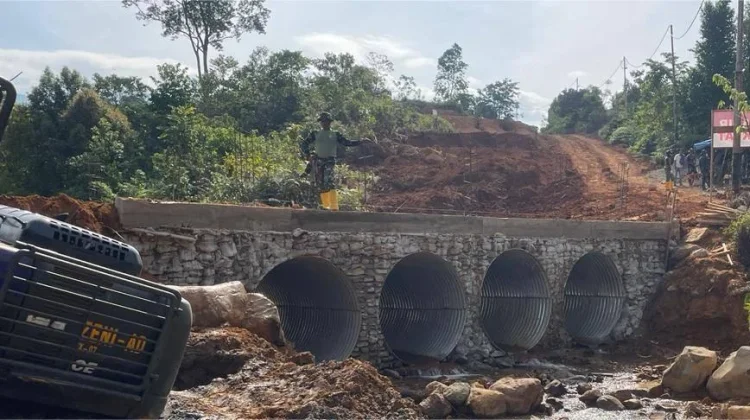 Tiga Jembatan Sedang Dibangun di Padang Pascabencana