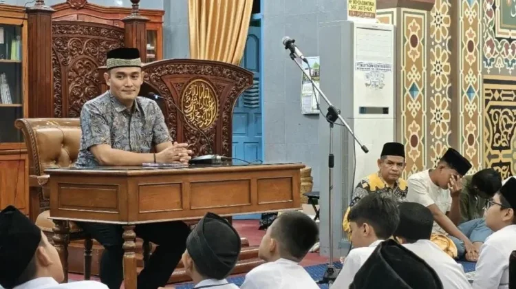 Kasatpol PP Padang Buka Pesantren Ramadan di Pengambiran