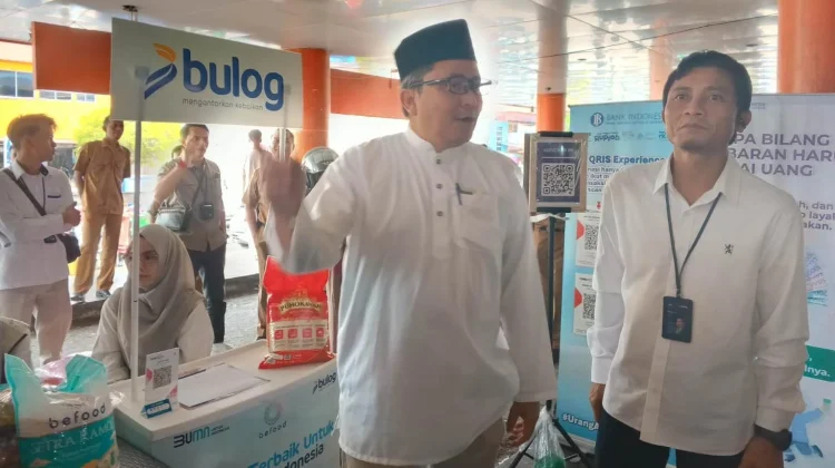 Belanja Beras Murah Bonus Minyak di Padang