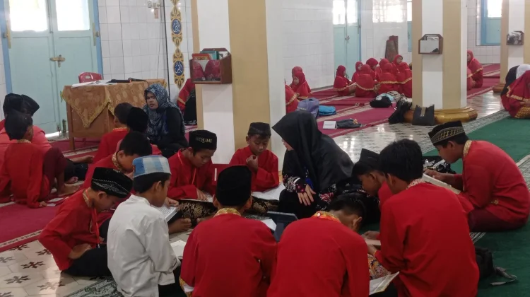 Pelajar Aktif Ikut Pesantren Ramadan di Masjid Raya Ganting
