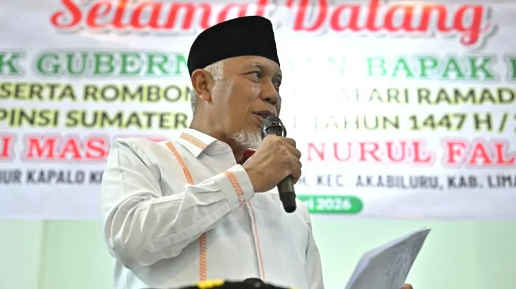 Gubernur Sumbar Salurkan Bantuan untuk Mesjid dan Warga