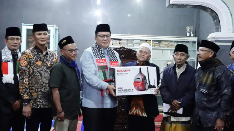Wabup Ahmad Fadly Kunjungi Masjid Tauhid Sungai Jambu
