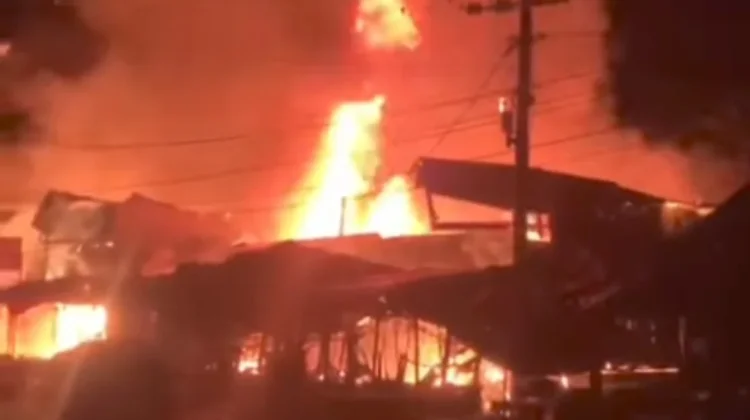 12 Toko Pasar Sore Pessel Habis Terbakar