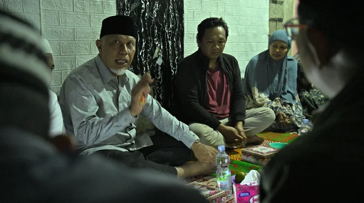 Sahur: Gubernur Sumbar Kunjungi Keluarga Pra Sejahtera di Payakumbuh