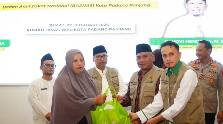 BAZNAS Padang Panjang Salurkan Paket Sembako Ramadan Bahagia