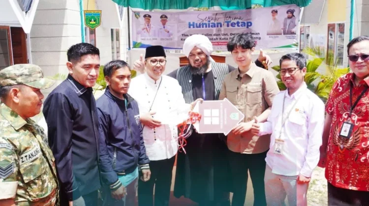 Penyerahan Bantuan Willie Salim dan Ustaz Dery Sulaiman