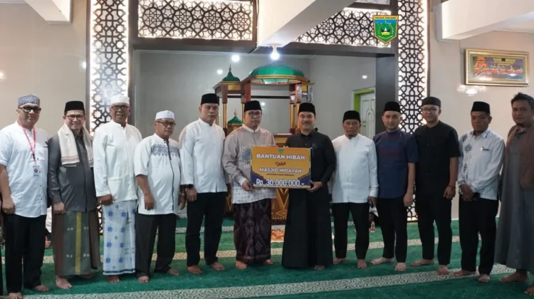 TSR Padang Panjang Serentak Kunjungi Masjid dan Musala Salurkan Hibah Puluhan Jut