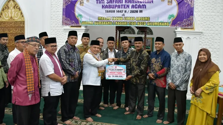 Bupati Agam Serahkan Bantuan untuk Pembangunan Masjid Limau Abuang