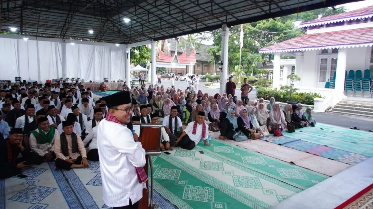 Pemkab Tanah Datar Gelar Buka Puasa Gabungan ASN