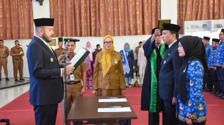 Empat Pejabat Pimpinan Tinggi Pratama di Pemko Padang Dilantik