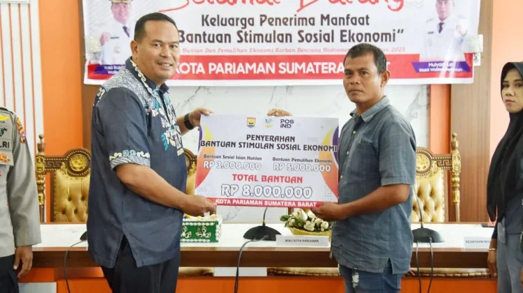 Pemko Pariaman Salurkan Bantuan Stimulan untuk Warga Terdampak Banjir