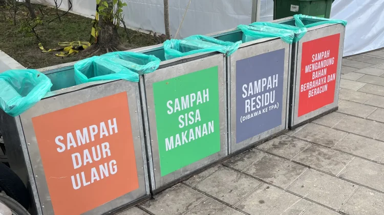 DLH Padang Intensifkan Edukasi Pilah Sampah Selama Ramadan di Pusat Keramaian