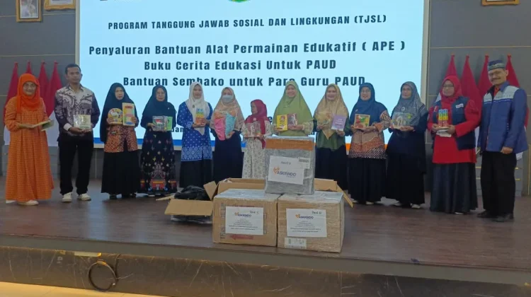Sepuluh PAUD Korban Banjir Bandang di Sumbar Terima Bantuan Mainan Edukasi