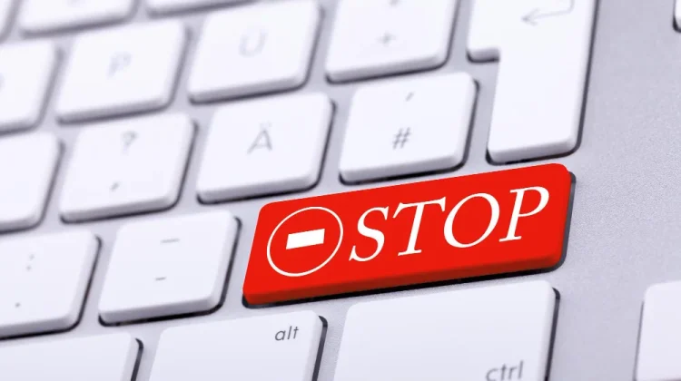Membatasi Internet Selama Puasa Demi Fokus Ibadah
