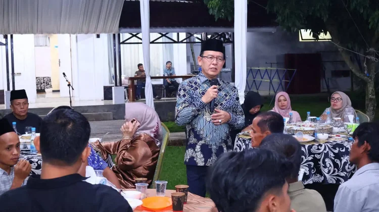 Pemkot Payakumbuh Jamu Petugas Kebersihan di Rumah Dinas