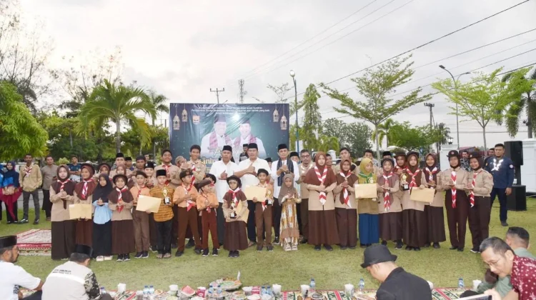 Wali Kota Pariaman Yota Balad Resmi Tutup Pesantren Ramadhan 1447 H