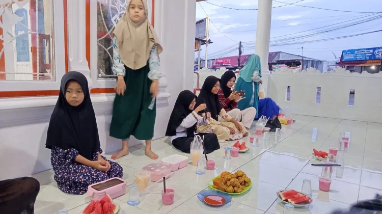 Sepuluh Tahun Keberadaan Surau Al Hijrah Berbagi Setiap Ramadan