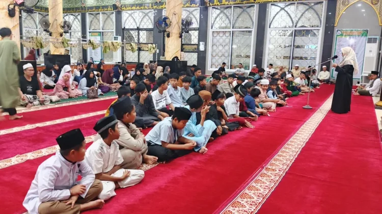 Pesantren Ramadan di Masjid Darul Hikmah Sukses Kembangkan Minat Bakat Peserta